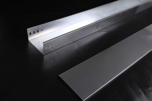 上海鳳圖不銹鋼橋架——不生銹的電力高速公路守護者