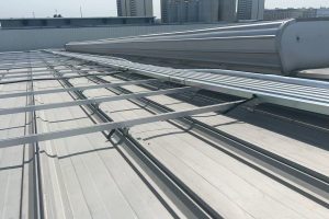 海口屋頂光伏的”鋼鐵衛士”：屋頂臺風多雨環境下的橋架方案揭秘